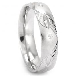 Shimmering Sleek Engraving Design Silver Ring