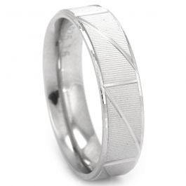 Enchanting Cut with Cross Lines Design Silver Ring
