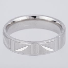Stunning Designer Band Type Silver Ring